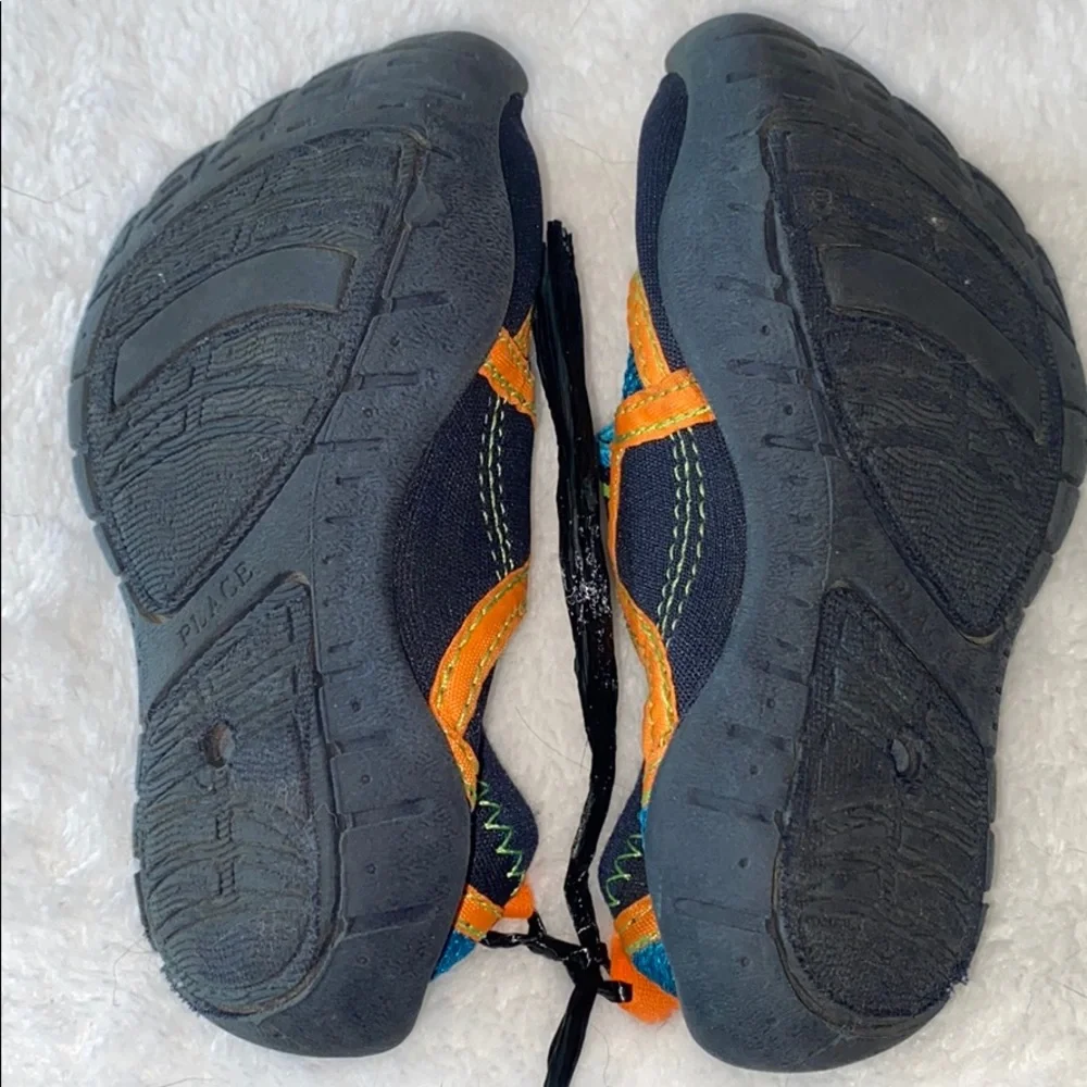 🌟 CHILDREN’s PLACE: Infant Boys- Water shoes- Size 5
